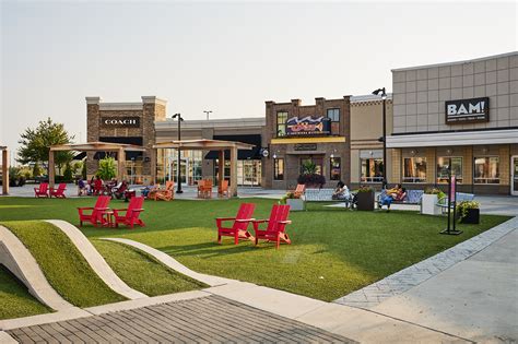 Center News - Legends Outlets Kansas City - Outlet Mall, Deals, Restaurants, Entertainment ...