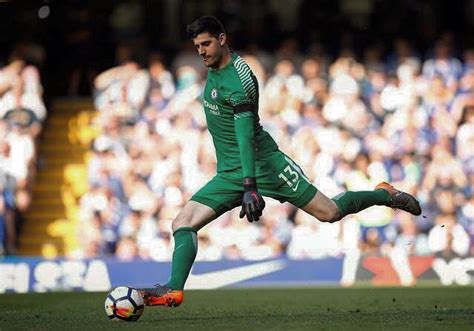 Thibaut Courtois Shows Off Custom Nike Fortnite Goalkeeper Gloves ...