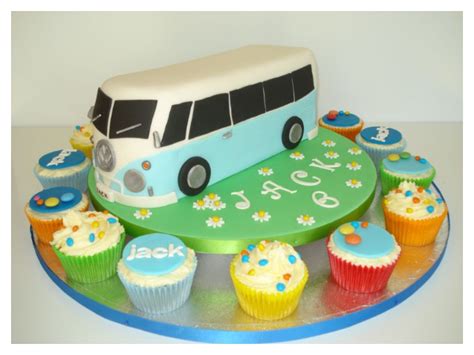 VW camper van cake Camper Van Cake, Vw Camper, Desserts, Food, Decorating Cakes, Kitchens ...
