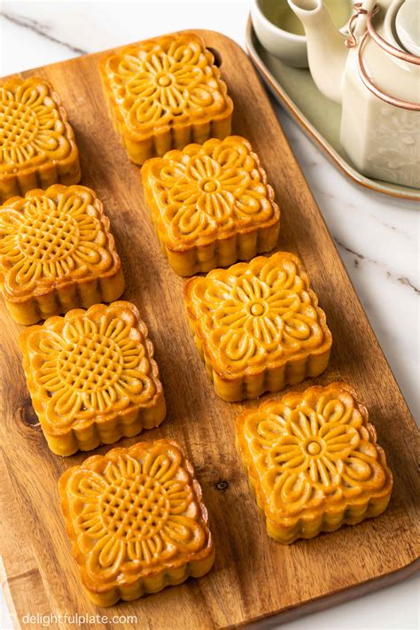 Vietnamese Mooncakes (Banh Trung Thu Nhan Thap Cam) - Delightful Plate