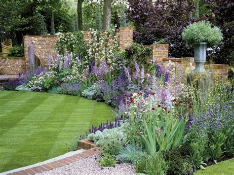 Cottage border Gorgeous Gardens, Amazing Gardens, Small Gardens, Outdoor Gardens, Flower Beds ...