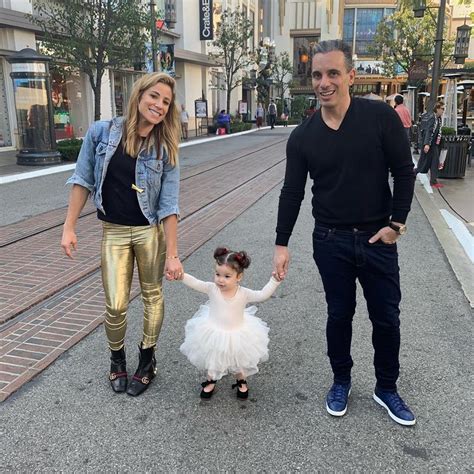 Sebastian Maniscalco Wife, Lana Gomez Wiki, Parents, Education, Net Worth & More – SocialStarsWiki