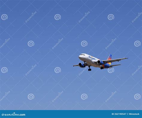 Allegiant Airlines Arrival in Flight Editorial Photography - Image of background, agents: 262190547