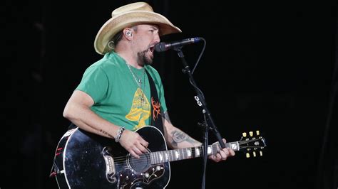 Jason Aldean resumes tour after Las Vegas tragedy | CNN