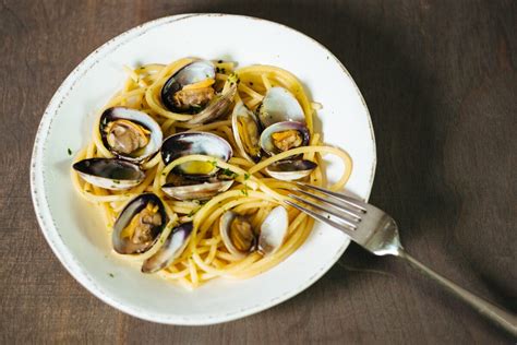 Pasta with Clams (Spaghetti alle Vongole) - THE TASTE SF