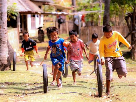 Re-thinking Indian Childhood: Conception, Gendered Socialization and Education – Itisaras