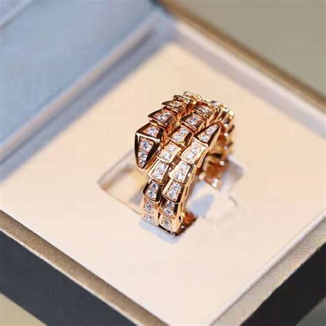 Gucci Women Heart Ring with Gucci Trademark Jewelry Gold - LULUX