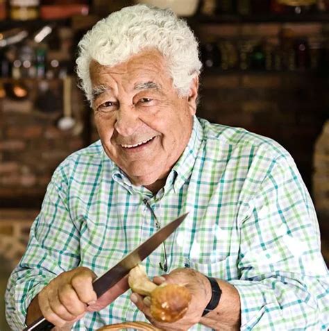 Italian chef Antonio Carluccio dead after fall at home aged 80 - Mirror Online