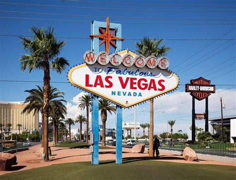 Exploring The Famous Las Vegas Sign: History And Visitor Tips - Journey To Nevada