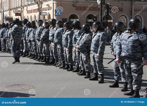 Russian Police, Special Squad (OMON) Editorial Stock Image - Image of fear, mask: 10185694