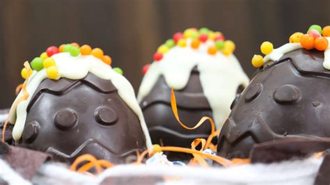 How to Make Delicious Chocolate Easter Eggs at Home