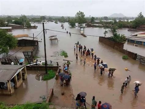 Zambia : Floods leave some Luangwa district residents homeless