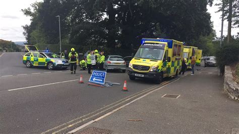 Crash closes Mudford Road in Yeovil - in pictures - Somerset Live