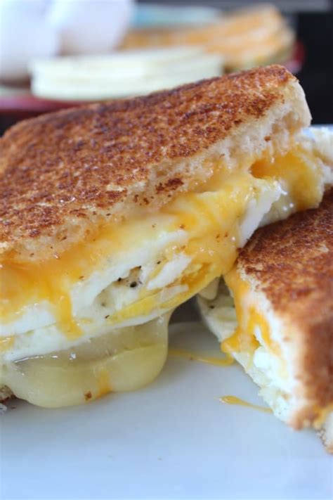 Fried Egg Grilled Cheese Sandwich - Great Grub, Delicious Treats