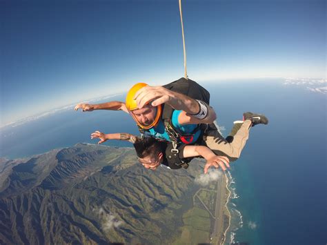 Skydiving in North Shore, Hawaii | Day date ideas, Valentines day date ...