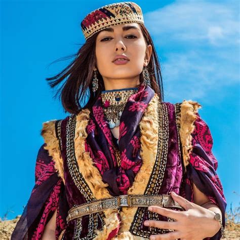 Aзербайджанка Азербайджанский национальный костюм Azerbaijan national clothing Azeri woman ...