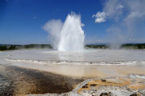 Yellowstone History: Great Fountain Geyser - Yellowstone Insider