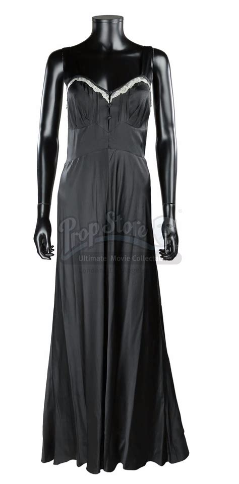 MUMMY, THE (1999) - Evy's (Rachel Weisz) Dress