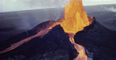 kilauea-volcano-erupting - Hawaii Pictures - Hawaii - HISTORY.com | Hawaii volcano, Kilauea, Volcano