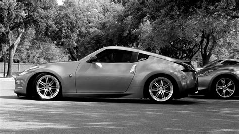 350z vs 370z Comparison: What Is the Difference? | Low Offset