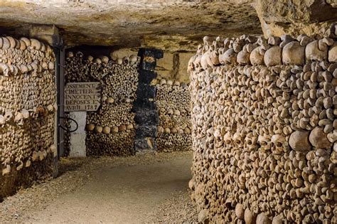 Paris Catacombs- History, Facts and Tips for Visiting