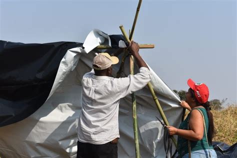 Brazil: 138 peasant families occupy a latifundium. Peasants struggle ...