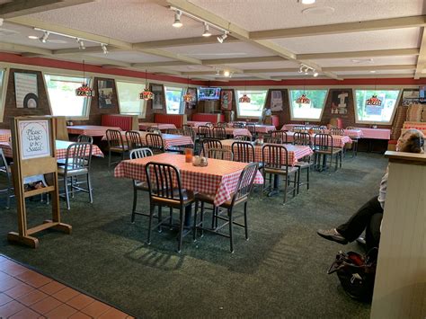 Pizza Hut Classic interior | Pizza Hut Classic (2,712 square… | Flickr