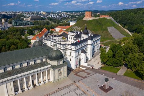 Valdovų rūmai atsivers su ypatinga lankytojų apsaugos sistema - DELFI ...