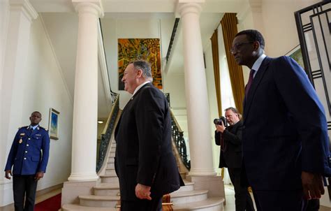 US secretary of state visits Senegal to start Africa tour