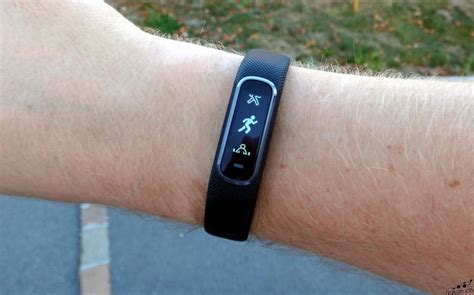 Le bracelet Garmin Vivosmart 4 testé de fond en comble - nakan.ch