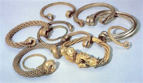 La Tene era torcs | Celtic jewelry, Ancient jewelry, Jewelry