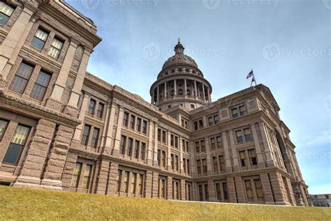 The Texas State Capitol Building 16192473 Stock Photo at Vecteezy