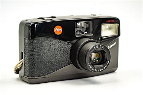 Leica MINI Zoom 35mm Point-and-shoot Camera. One of the best in 2020 | Point and shoot camera ...