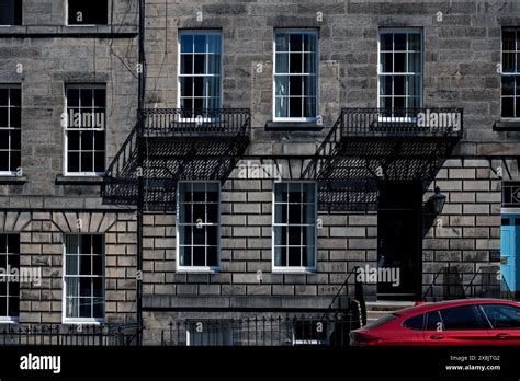 Dundas street facades hi-res stock photography and images - Alamy