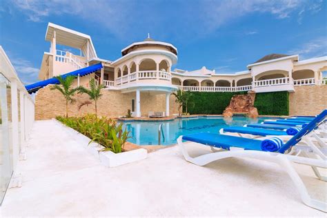 Travellers Beach Resort in Negril, Jamaica | Holidays from £635 pp | loveholidays