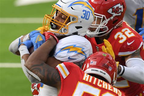 Chiefs vs. Chargers predictions: Scores, game details, & more - Arrowhead Pride