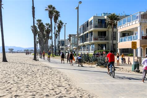 An Evening in Venice Beach, Bohemian Los Angeles Neighborhood - Roads ...