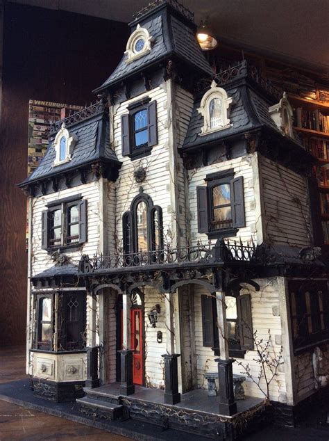 Haunted Dollhouse | Haunted dollhouse, Haunted house craft, Haunted ...