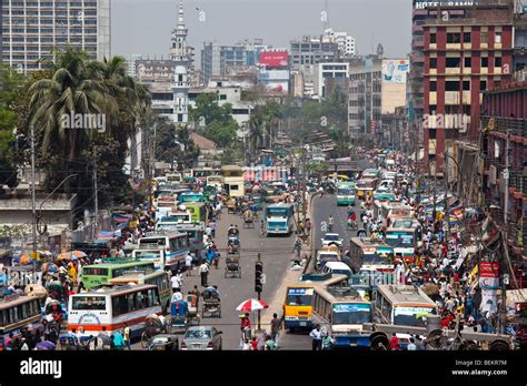 Busy street in Dhaka Bangladesh Stock Photo - Alamy