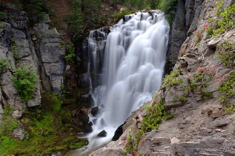 10 Best Waterfalls in South Carolina: Discover Stunning Places