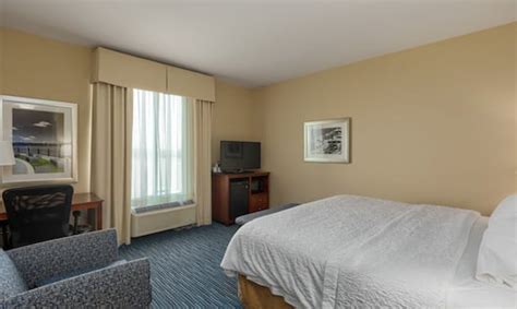 Hotels in Dowtown Owensboro, KY - Hampton Inn & Suites