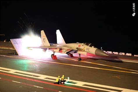 Striking Images Show China's 2nd Aircraft Carrier Shandong & J-15 ...