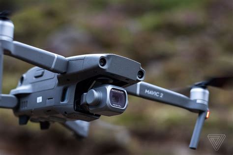 DJI’s new Mavic 2 drones have upgraded cameras and zoom lenses - The Verge