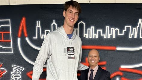 7-foot-6 Olivier Rioux, world’s tallest teenager, lands at IMG - BVM Sports