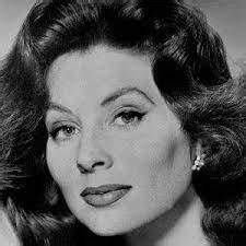 Suzy Parker (Model) - Age, Birthday, Bio, Facts, Family, Net Worth, Height & More | AllFamous ...
