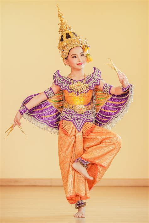 Kinnaree - Thai Costume :: Behance