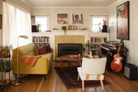 A Cozy & Eclectic Portland Bungalow | Cozy eclectic living room ...