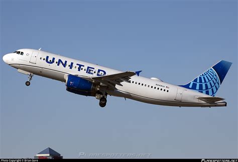 N449UA United Airlines Airbus A320-232 Photo by Brian Gore | ID 1056411 | Planespotters.net