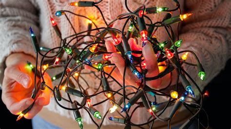 Why do Christmas lights always get tangled? | Live Science