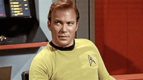 William Shatner Slams Star Trek After DC Appearance? | GIANT FREAKIN ROBOT